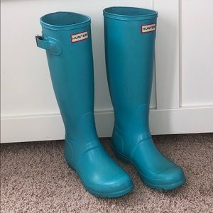 blue hunter rain boots